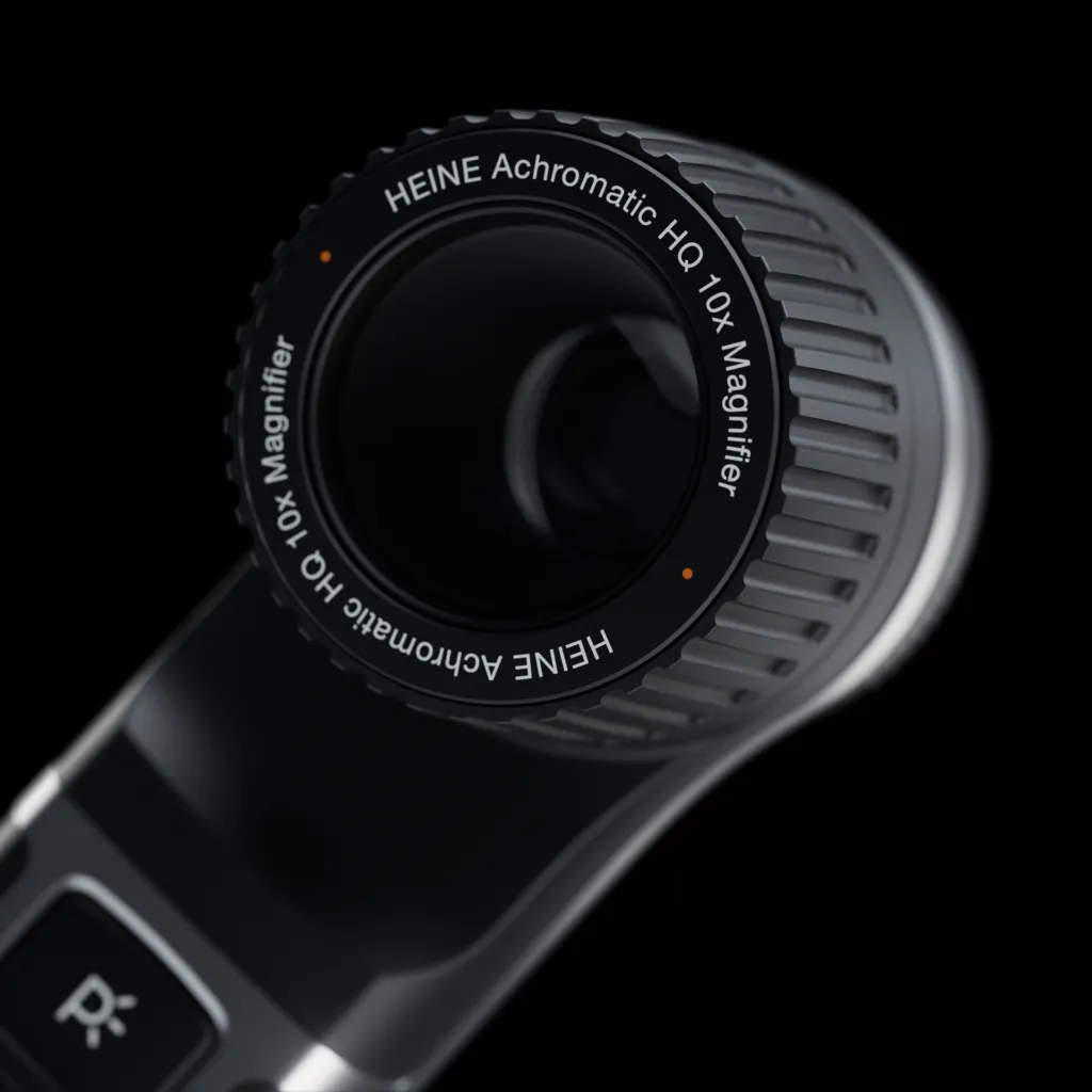 K-130.28.330-HEINE-DELTA-X-Dermatoscope-close-up-1.webp